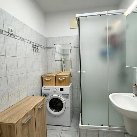 Modern Downtown アパート