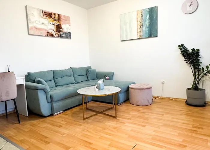 Modern Downtown Apartament *